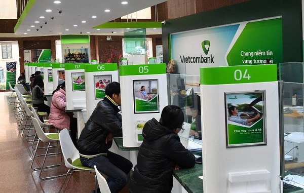 Làm sao để rút tiền ATM VietcomBank quá hạn mức quy định?