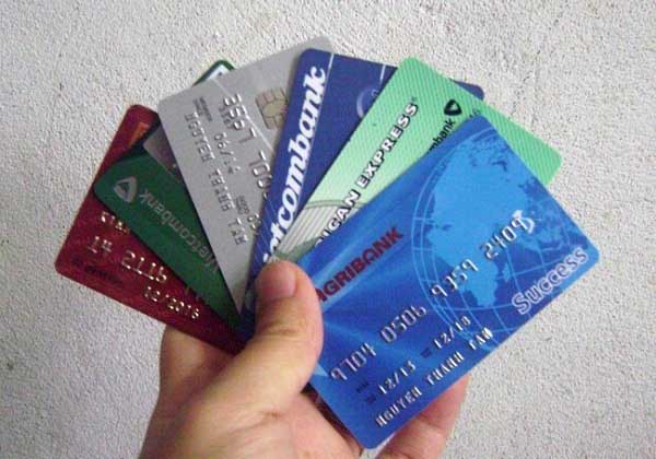 Phải làm gì với thẻ ATM bị trầy, mất số, mất thông tin?